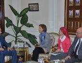محافظ أسيوط يلتقى مدير الوكالة الأمريكية للتنمية لبحث دعم مشروعات المياه