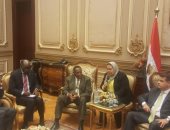 رئيس أفريقية النواب يلتقي سفير الكاميرون ويؤكد أهمية زيادة حجم التبادل التجارى 