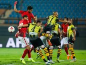 فيديو وصور.. طاهر يسدد قذيفة على مرمى الأهلى وإكرامى بالمرصاد 