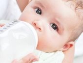 أعراض حساسية الحليب عند الأطفال.. قائمة المحظورات كاملة 