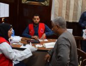 صور.. مدير مستشفى الأقصر العام: توافد كبير للأهالى للفحص بمبادرة الرئيس