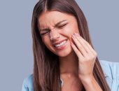 كل ما تحتاج معرفته عن قرحة الفم أسبابها وأعراضها وطرق علاجها