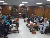 رئيس جامعة الأزهر يبحث مع وفد إندونيسى سبل التعاون المشترك