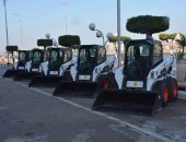 محافظ دمياط تتسلم 5 لودر زاحف لدعم منظومة النظافة بالمحافظة