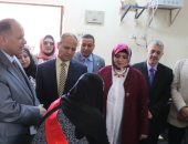 محافظ الفيوم يتابع أعمال حملة مسح فيروس "c" لطلاب الثانوى