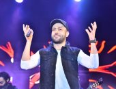 تامر عاشور يتعاون مع الشاعر سلطان صلاح فى 3 أغنيات بألبومه الجديد