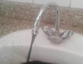 فيديو وصور.. أهالى أسيوط يشكون من تلوث المياه ..ملونة ومختلطة بالرمال 