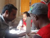 لم يمنعهم الطقس السيء.. اقبال الأهالى على حملة فيروس سى بشمال سيناء