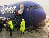 فيديو.. إنزلاق طائرة ركاب فى مطار كاليفورنيا بسبب الأمطار