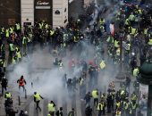 "السترات الصفراء" ترفض خطاب الرئيس الفرنسى وتتمسك بمطالبها