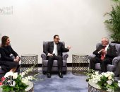 مصطفى مدبولى يلتقى رئيس بنك الاستثمار الأوروبى فى منتدى إفريقيا 2018