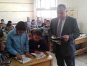مدير "تعليم الإسماعيلية" يتفقد المدارس ويؤكد على استعدادات امتحان نصف العام