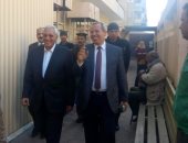 محافظ الدقهلية يناقش سد العجز فى الأطباء مع وكيل وزارة الصحة