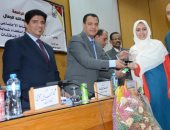 فوز "محمد جابر"و"نوران محمد" بلقب الطالب المثالي في ختام مهرجان الأنشطة بجامعة أسيوط
