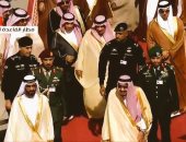 العاهل السعودى يستقبل وفود القمة الخليجية ويجرى مباحثات مع حاكم دبى بالرياض