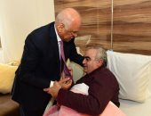 رئيس البرلمان يزور رئيس برلمانية "حماة الوطن" بالمستشفى بعد تعرضه لوعكة