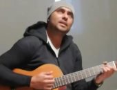 كمان بيغنى.. أحمد صلاح حسنى بدأ لاعب كرة ثم ملحن وممثل وحاليا مطرب