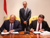 المصرية للاتصالات وفايبر مصر يوقعان اتفاقا للتعاون بمجال الكابلات البحرية 