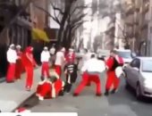 الدنيا حصل فيها إيه؟.. سانتا كلوز مش بيوزع هدايا السنة دى "فيديو"