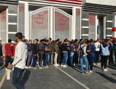 فيديو .. أحد جماهير الزمالك: نتواجد أمام النادي من السابعة صباحا للحصول على التذاكر 