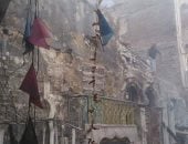 صور.. "عقب سيجارة" يتسبب فى انهيار عقار بوسط الإسكندرية