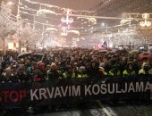 صور.. الآلاف يتحدون الثلوج فى بلجراد ويتظاهرون ضد الرئيس الصربى