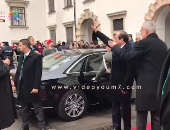 فيديو.. السيسي يصطحب رئيس النمسا ويذهبان لتحية الجالية المصرية بالقصر الرئاسى