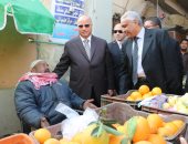 محافظ القاهرة يستجيب لطلب مواطن بتخصيص باكية سوق وموتوسيكل لمساعدته