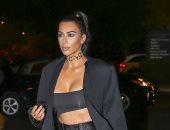 شاهد.. كيم كاردشيان بإطلالة جذابة فى طريقها لتناول"السوشى"