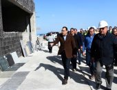 رئيس الوزراء يتفقد عينات تشطيب الأبراج والمنطقة الترفيهية بالعلمين الجديدة