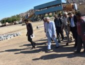 محافظ أسوان يوجه بسرعة الاستفادة من مصنع تدوير القمامة..فيديو