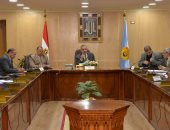 محافظ أسيوط يستعرض نتائج الخطة الاستثمارية بالمراكز والأحياء وفقا للاحتياجات