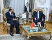 العصار يبحث مع سفير الصين تصنيع السيارات الكهربائية فى مصر