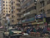 قارئ يناشد بإزالة "تندات" المحال التجارية بمساكن سوق الجمعة فى الغربية