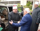صور.. محافظ بورسعيد يستقبل وزير الأوقاف و"المفتى" لافتتاح 3 مساجد كبرى