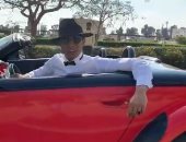 محمد رمضان بسيارة كلاسيك فى كليب "أنا مافيا".. فيديو