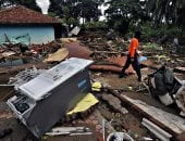 تواصل أعمال رفع أنقاض تسونامى إندونيسيا وحصيلة الضحايا تقفز إلى 429