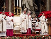 البابا فى ليلة عيد الميلاد: تذكروا الفقراء واحذروا المادية