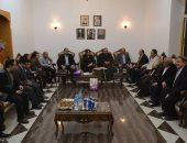 قيادات مستقبل وطن بالسويس يزورون الكنيسة اللاتينية لتقديم التهنئة بالأعياد