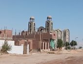 صور.. تطهير محيط كنيسة مارى جرجس بالداخلة استعدادا للاحتفال برأس السنة 