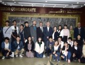 فيديو وصور.. محافظ الأقصر يلتقى 24 طالبًا ومدرسًا من اليابان خلال زيارتهم للآثار