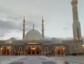 شاهد.. أول أذان يرفع من مسجد الفتاح العليم بالعاصمة الإدارية الجديدة