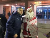 صور.. مشجع زملكاوي يرتدي زي بابا نويل احتفالا بالفوز علي بتروجت