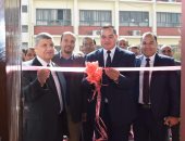 صور.. رئيس جامعة سوهاج يفتتح القاعات الدراسية الجديدة بكلية الصيدلة