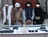 صور.. مخدرات الكريسماس تحت مجهر الداخلية.. إحباط تهريب 500 ألف قرص كبتاجون.. الشرطة تداهم أوكار أباطرة الكيف بالمحافظات وتضبط كميات من الهيروين والحشيش.. خبراء: تستهدف تدمير عقول الشباب