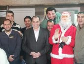 صور.. بابا نويل يزور الأطفال المرضى بالشرقية