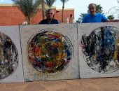 صور.. 30 فنانا تشكيليا عالميا يواصلون الإبداع بملتقى شرم الشيخ الدولى للفنون