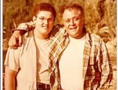 نجل محمود عبد العزيز يبعث رسالة لروح والده بمناسبة العام الجديد.. تعرف عليها