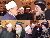 شيخ الأزهر ووزير الأوقاف والمفتى يزورون البابا تواضروس لتهنئته بالعام الميلادى الجديد.. الإمام الأكبر: مشاعر التراحم من الإسلام.. قداسة البابا: زيارتكم تسهم فى نشر السلام.. مختار جمعة: أبلغ رد على المتشددين