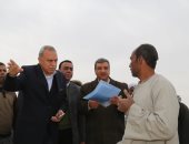 صور.. إزالة التعديات على 107.5 فدان بمنطقة المراشدة بقنا